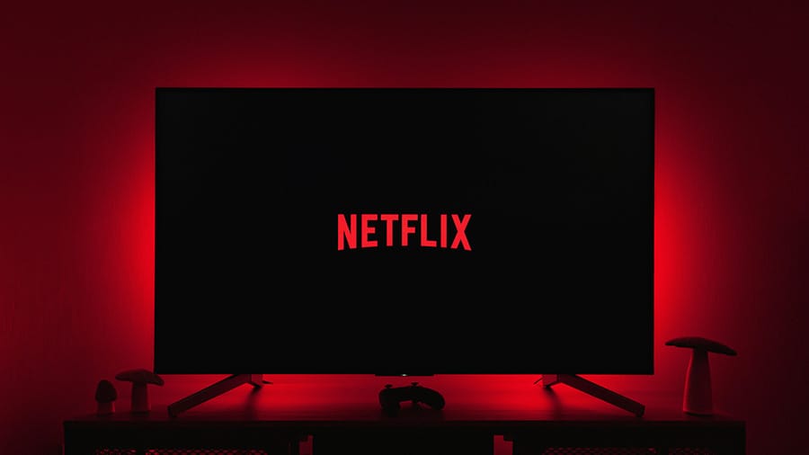 🎯 Netflix Redefines Its Rivals