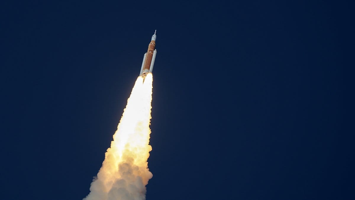 ⛵ Artemis II Launches