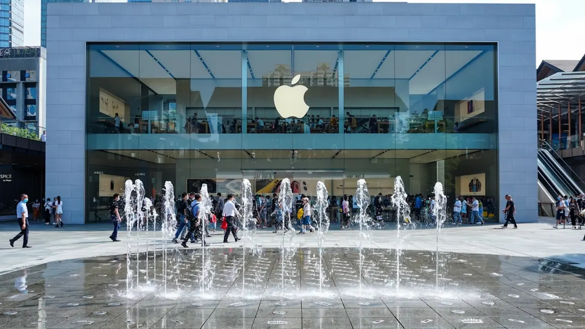 ⛵ Apple Forced To Open iOS