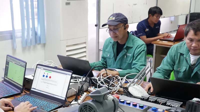 🦞 AI Reaches 80M Workers