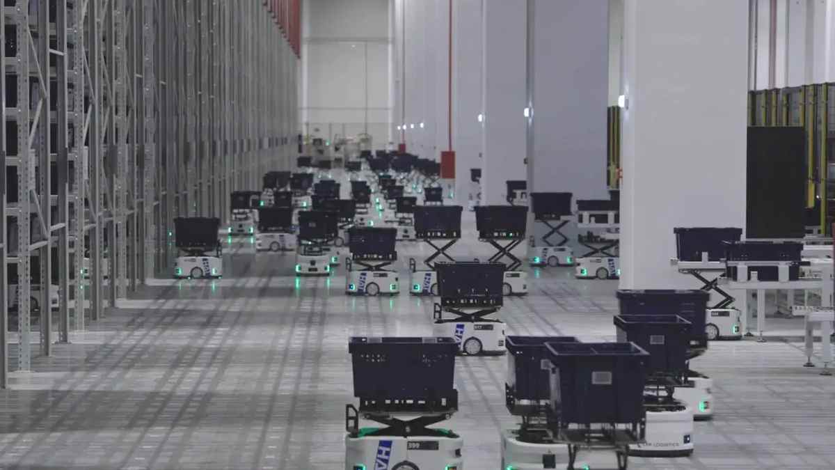 Fashion Warehouses Go Robotic