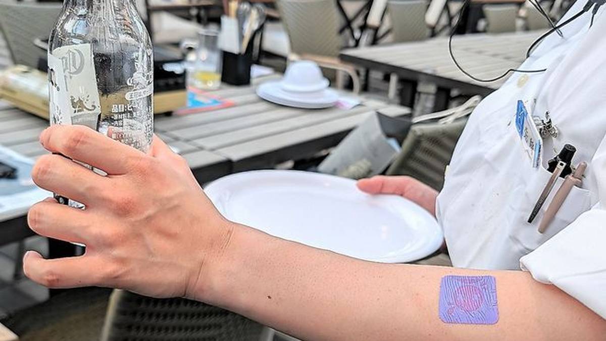 ⚙️ Sticker Warns Skin First