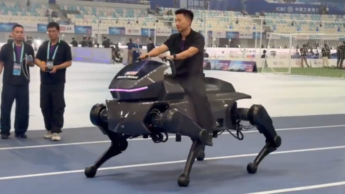 🤖 Robot Horses Enter Traffic