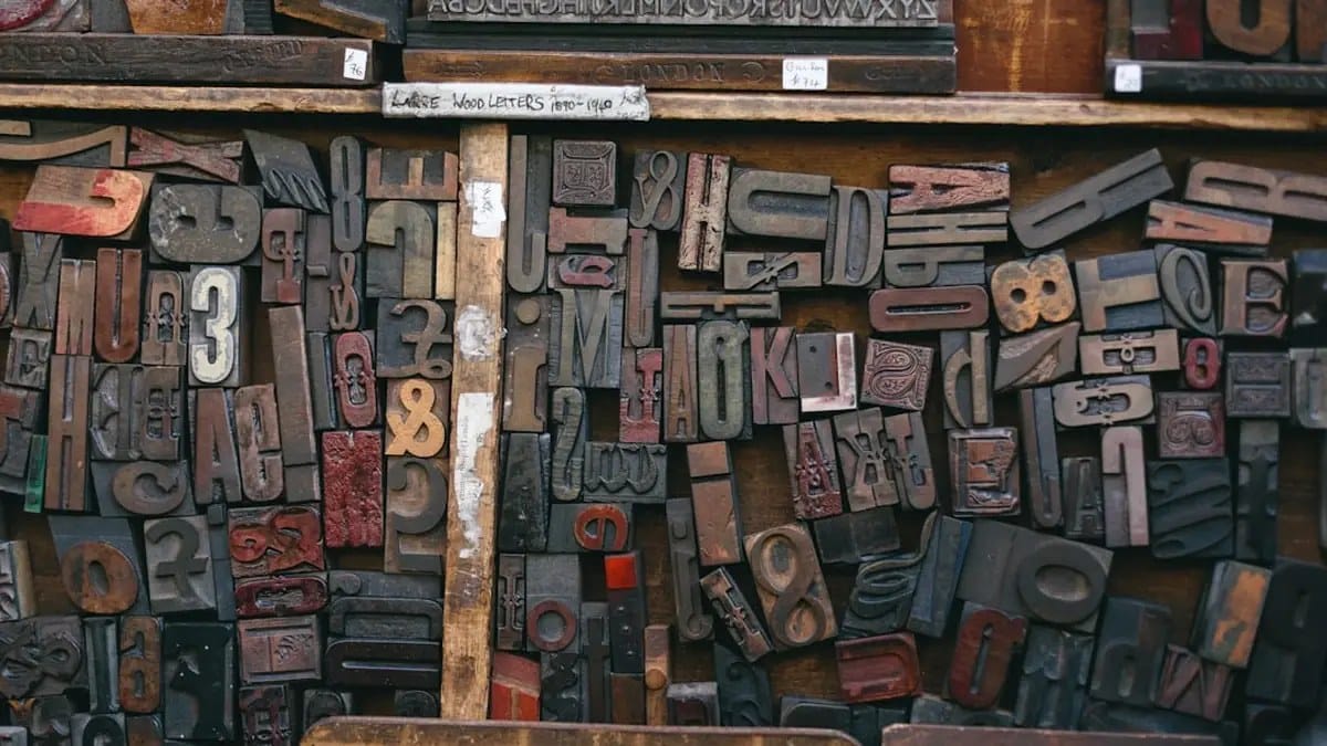 Wooden letterpress printing type