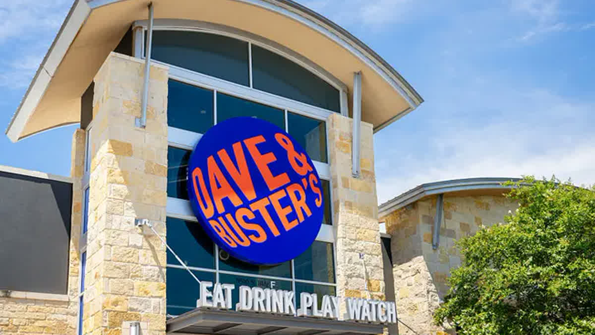 Dave & Buster's Rebuilds Its Roster