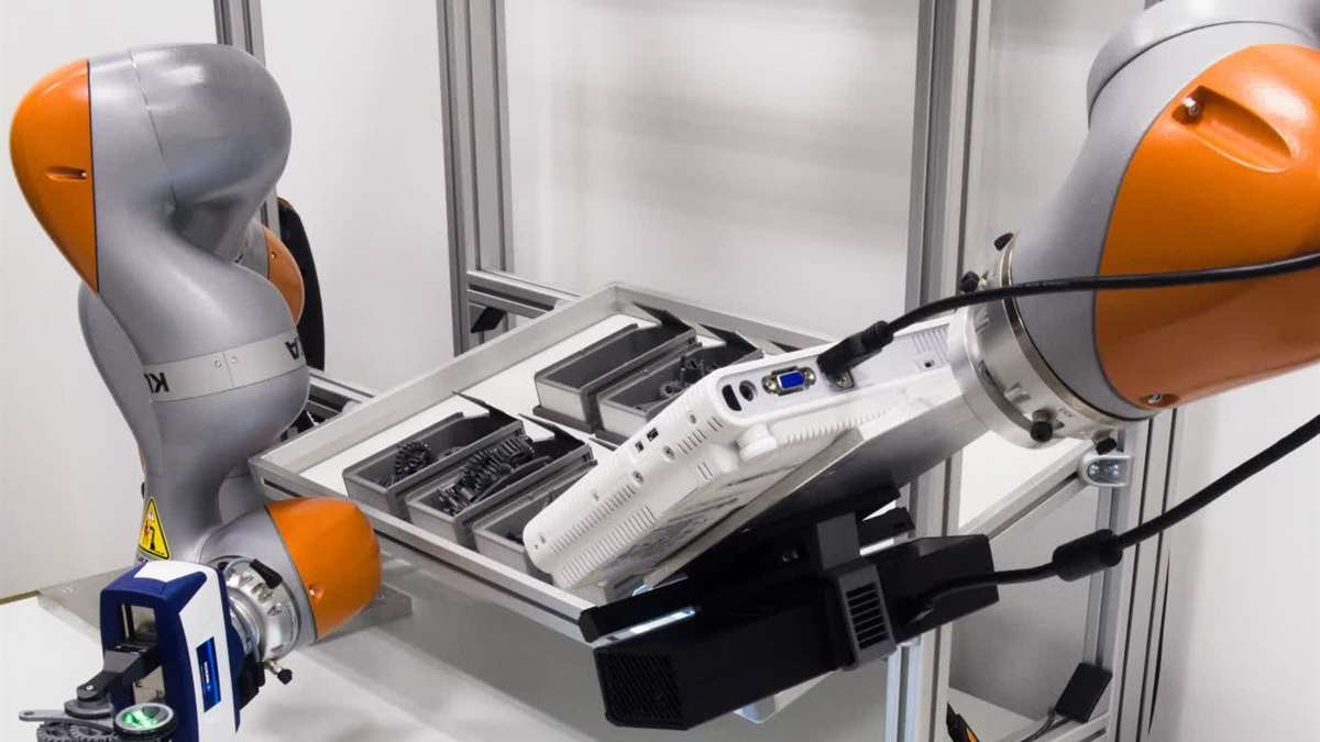 The Robot Starts Keeping Context
