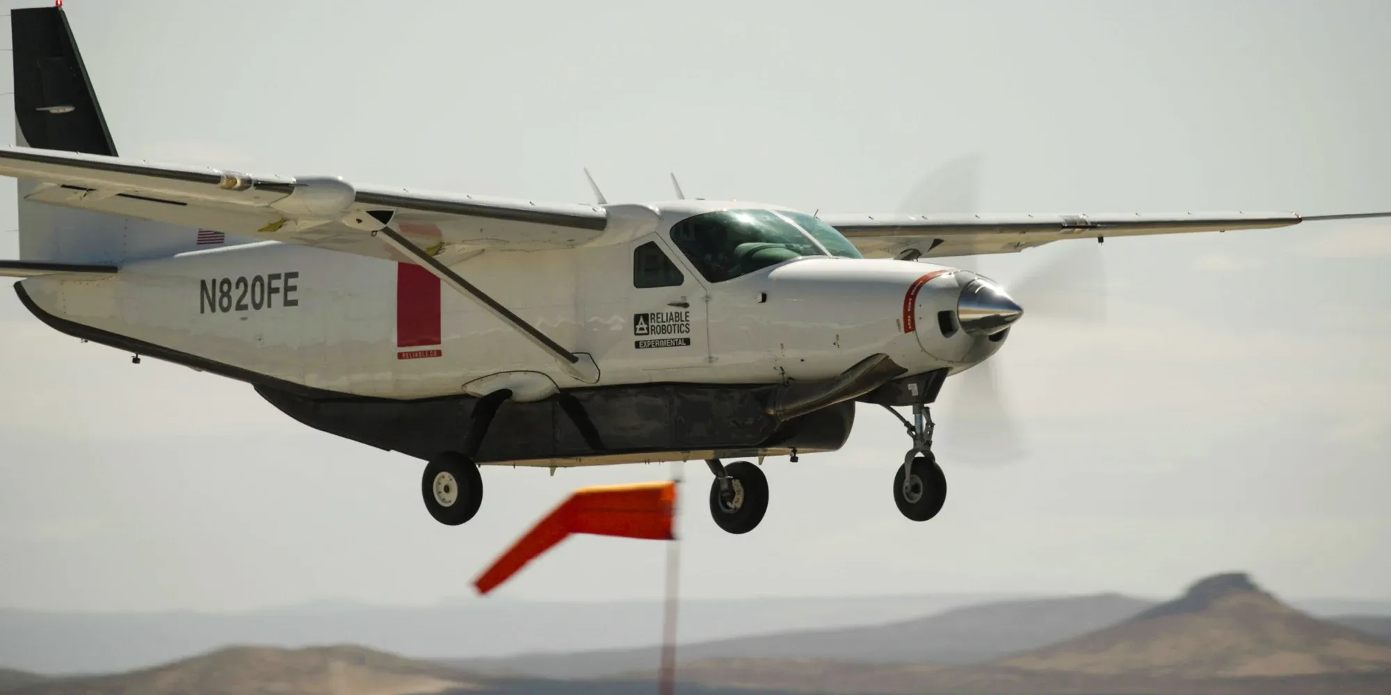 Reliable Robotics automated Cessna 208B Grand Caravan landing in Mojave, California