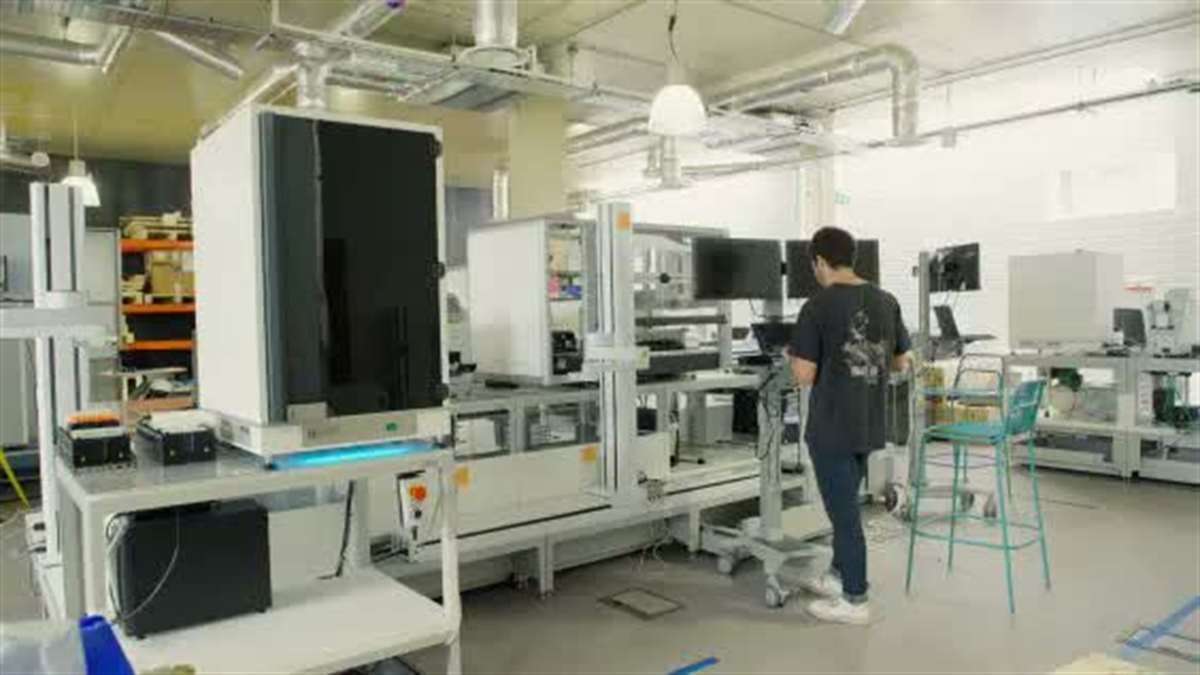 The Autonomous Lab Starts Making Science