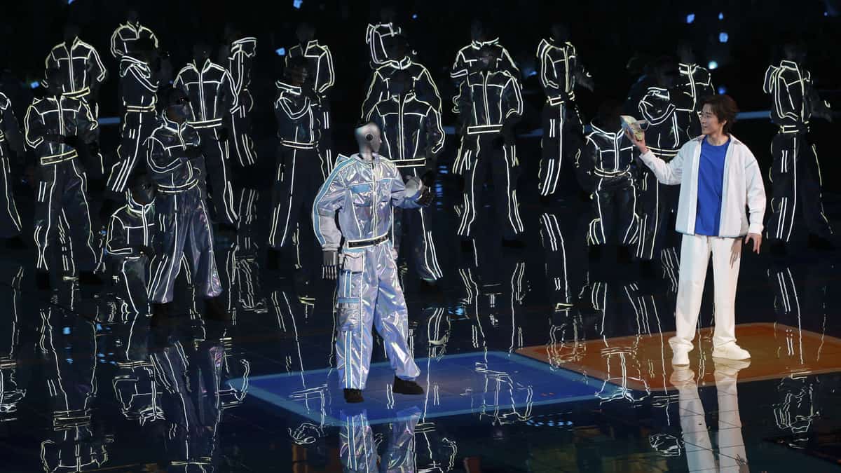 Shanghai Bets On 8,000 Humanoids